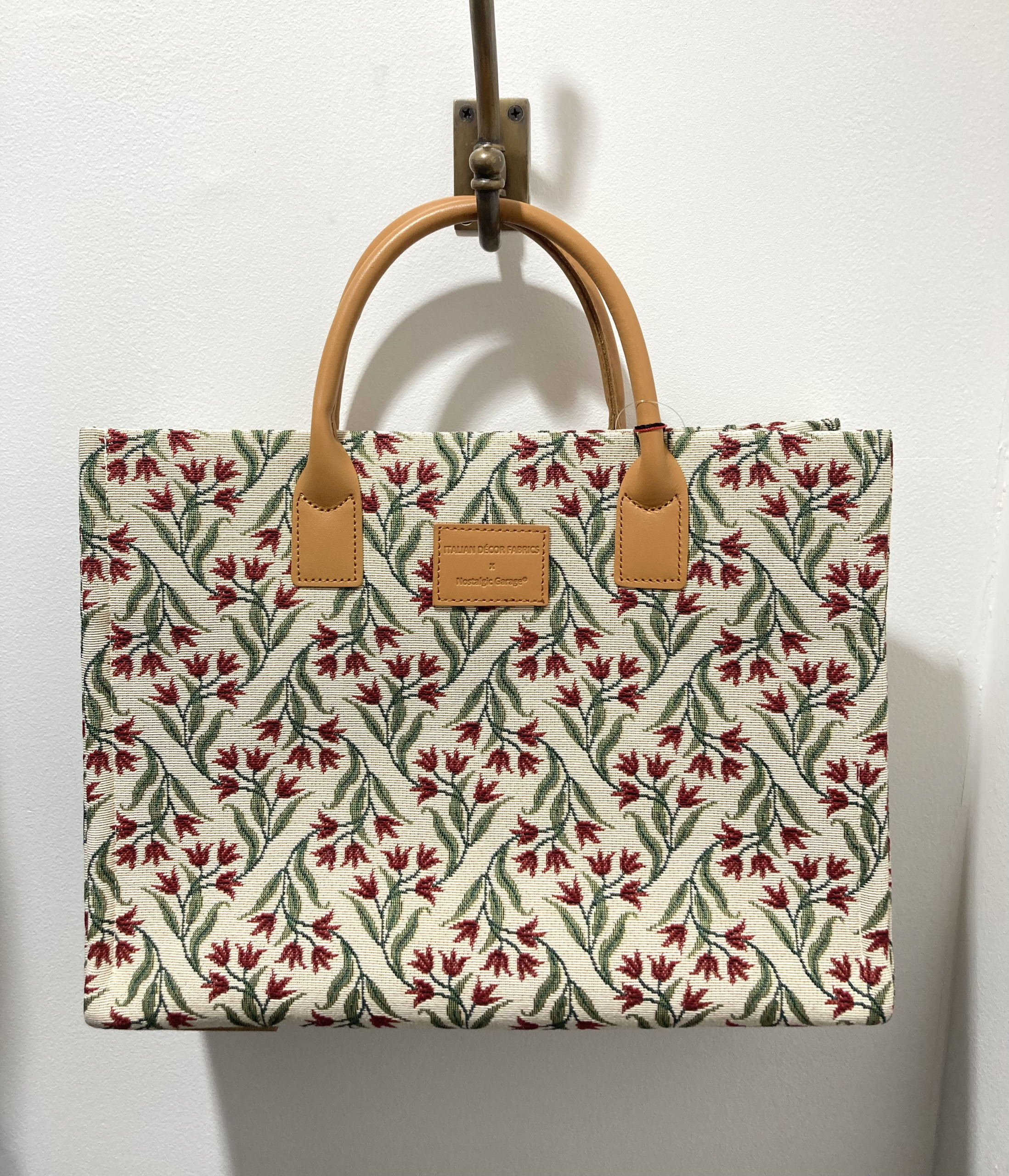 NOSTALGIC FLOWERS MED34